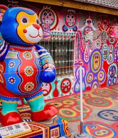 Khám Phá Làng Cầu Vồng Đài Loan - Ngôi Làng Đa Sắc Xứ Đài